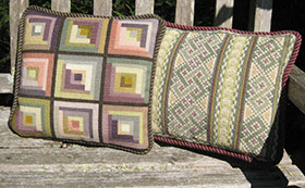 Small Log Cabin 01 with companion pillow Celtic Knot 03